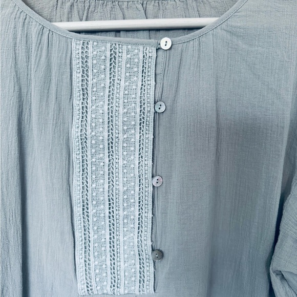 Women's Light Blue Button-Front Cotton Top Size M - Picture 2 of 2